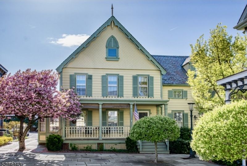 Murray Hill Square Townhome New Providence Union County, NJ